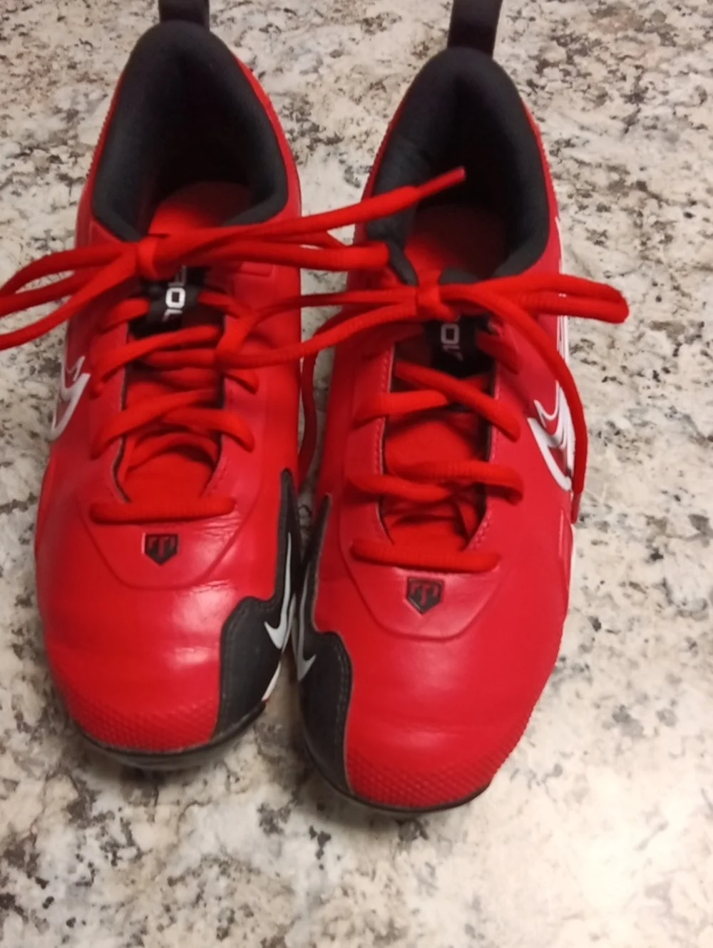 Nike Fastflex Trout Red and Black Sports Cleats Size 4Y